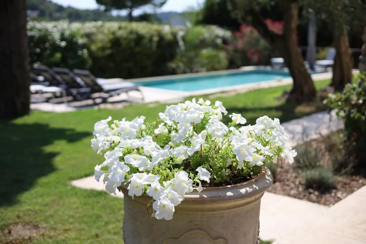 L'Elegante Bastide En Pierre Avec Vue Sur Le Vieux Village De Mougins 0*,