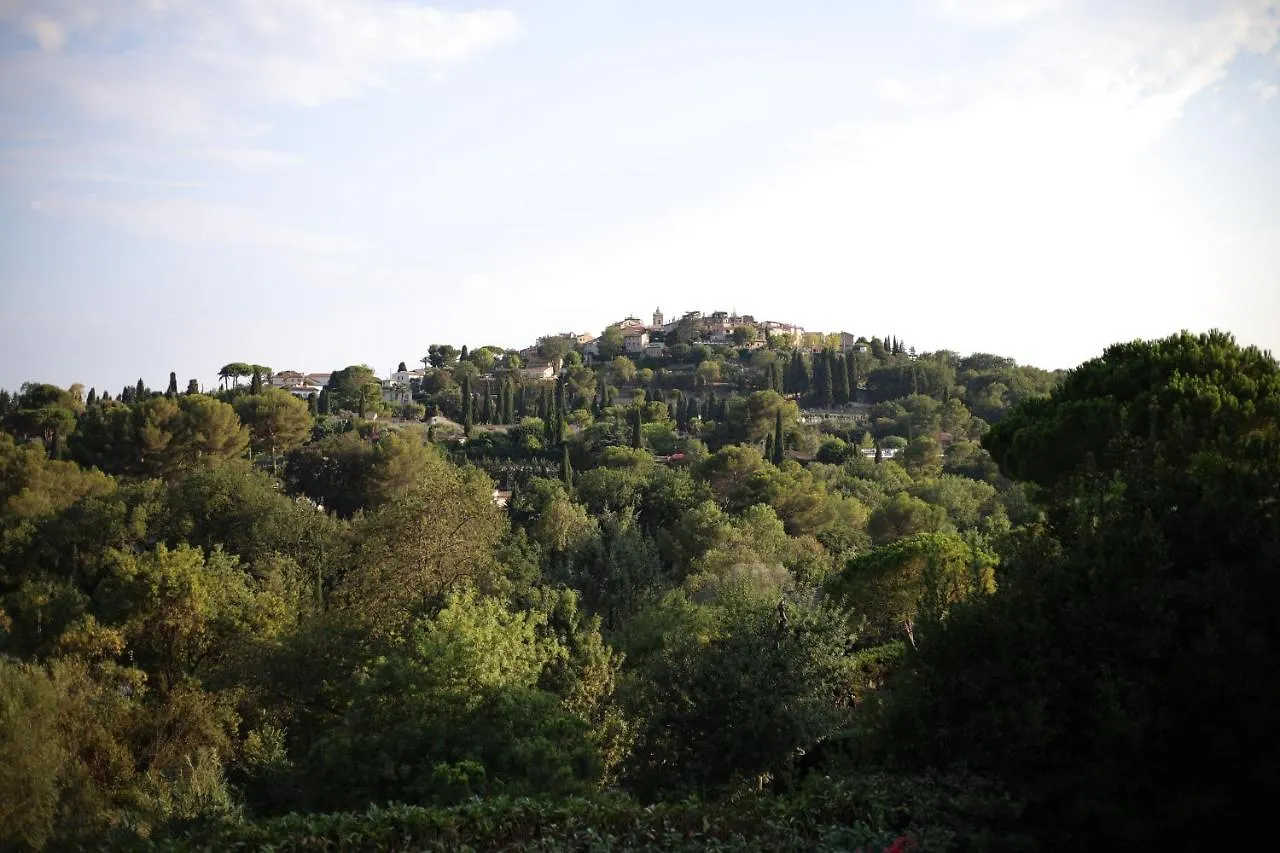 L'Elegante Bastide En Pierre Avec Vue Sur Le Vieux Village De Mougins France