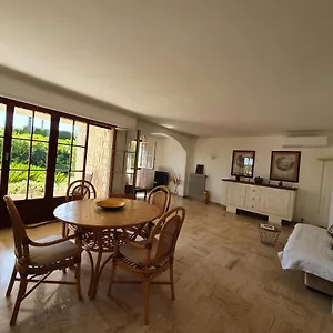  Hébergement de vacances Jolie Maison Provençale Au Calme